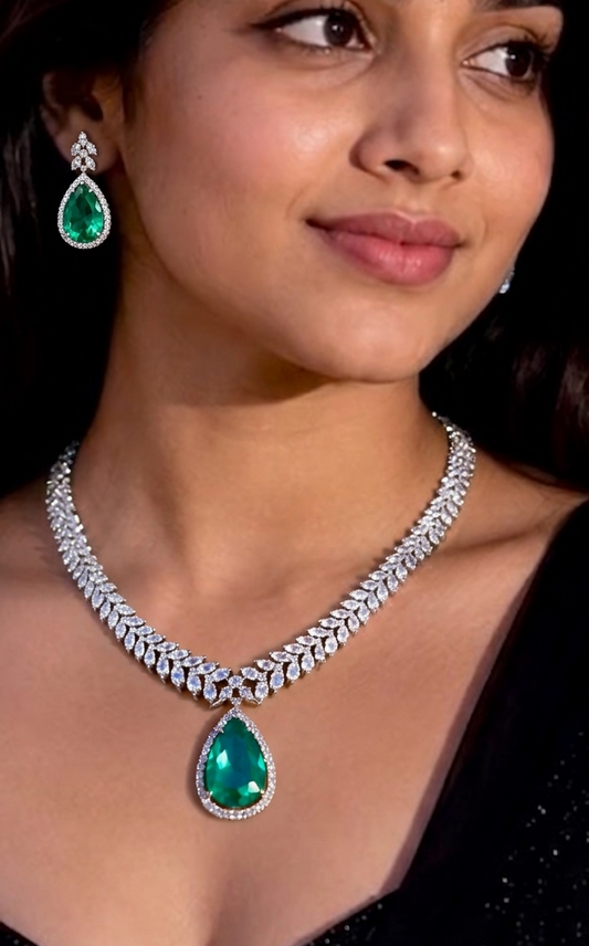 Silver Color Necklace Set With Emerald Green Pendant